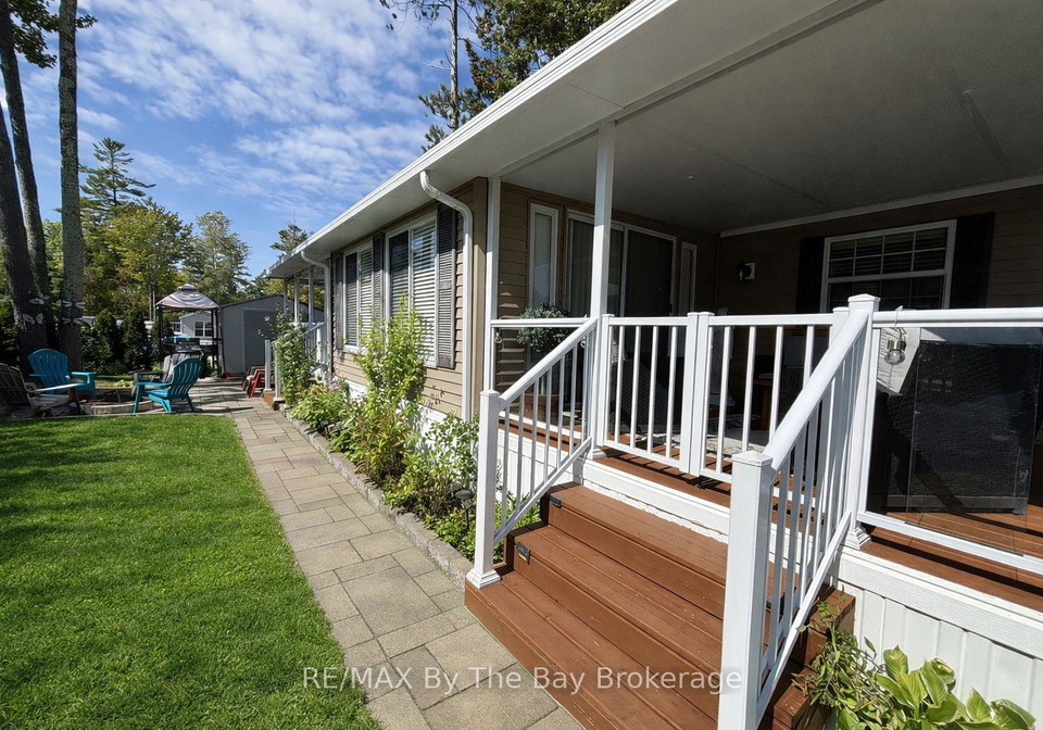 10-white-pines-trail-wasaga-beach-ontario-s13067656