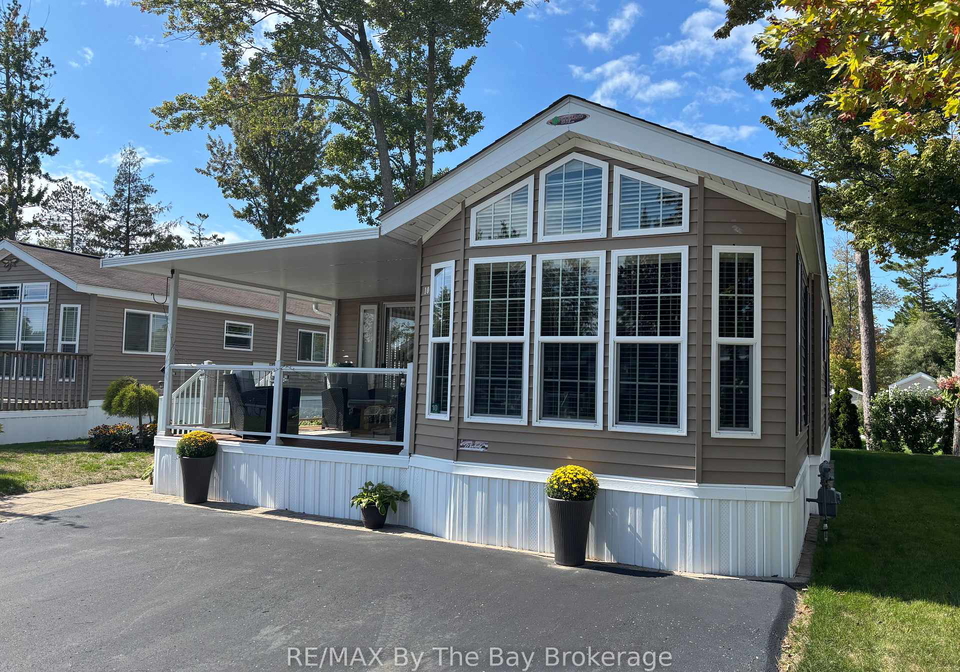 10-white-pines-trail-wasaga-beach-ontario-s13067656