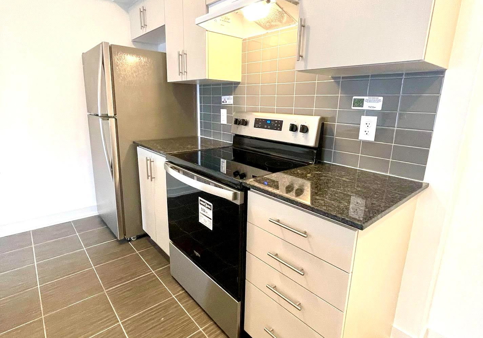 4-spice-way-barrie-ontario-s13068474