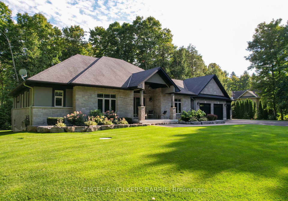 7-gallagher-crescent-springwater-ontario-s13069908