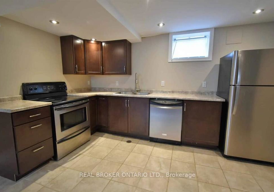 1-vine-street-barrie-ontario-s13070530