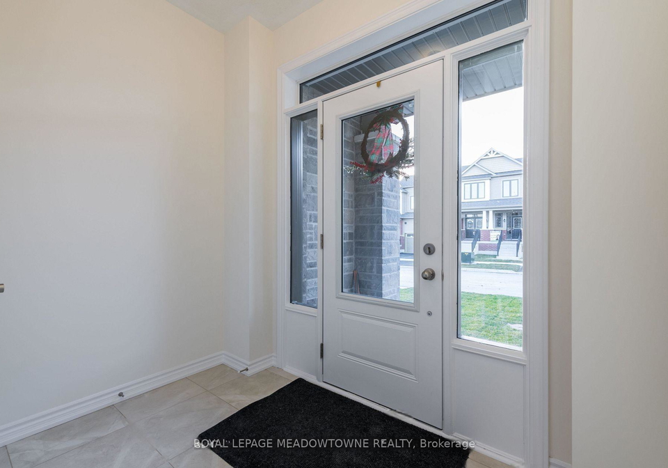 6-prudhoe-terrace-barrie-ontario-s13070894