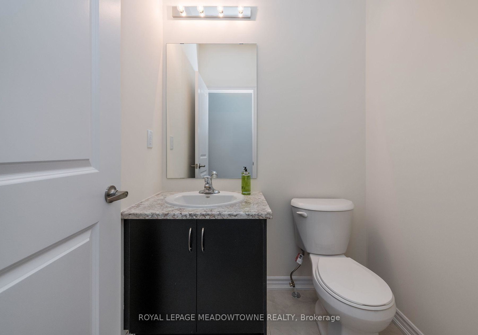 6-prudhoe-terrace-barrie-ontario-s13070894