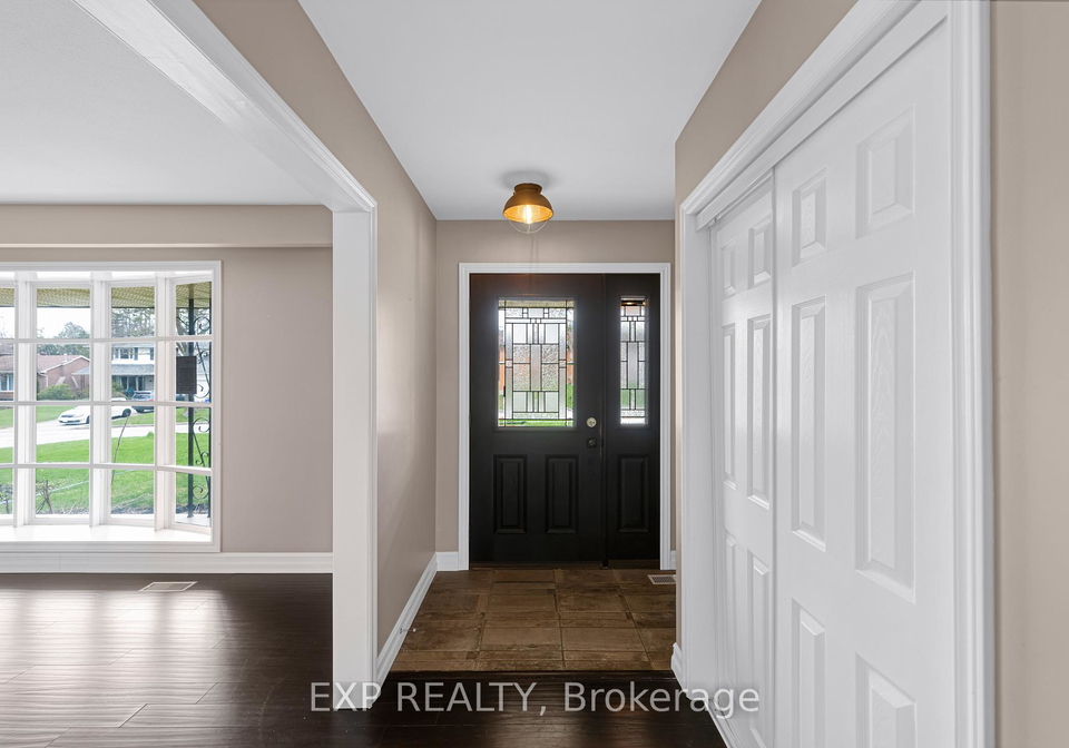 11-bellevue-crescent-barrie-ontario-s13077188