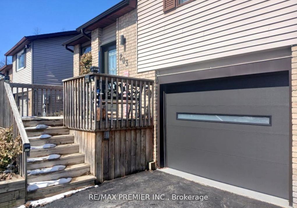 203-burns-circle-barrie-ontario-s13077512