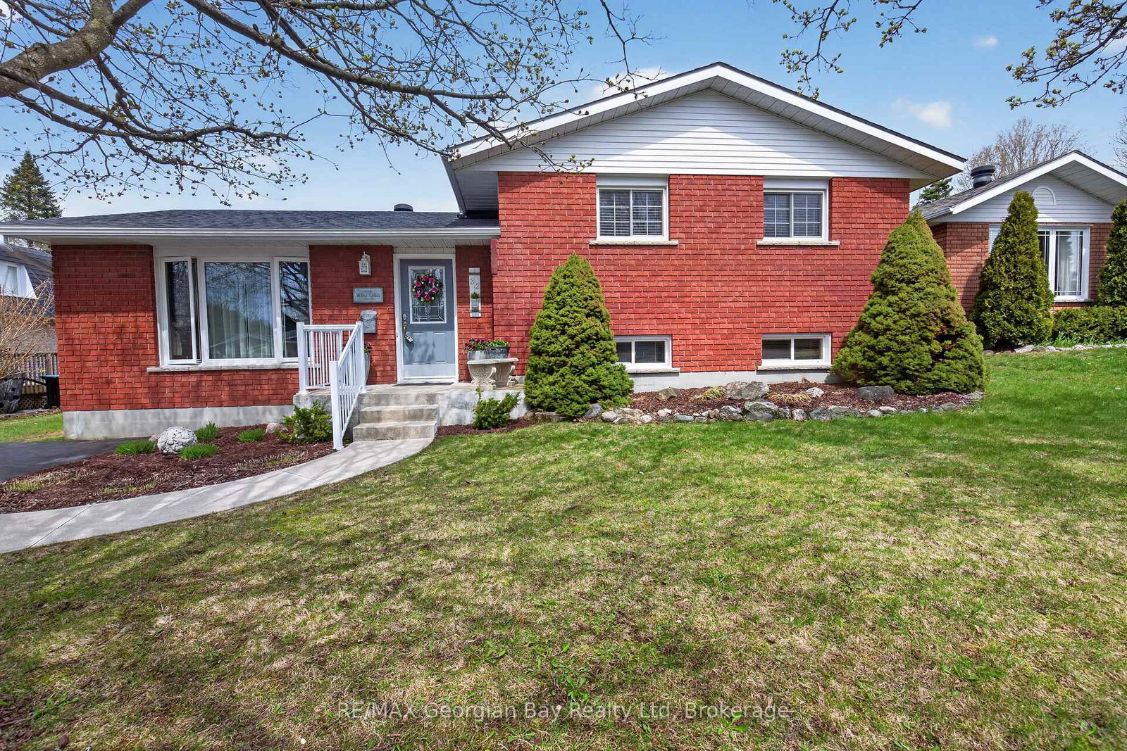 32-bonaventure-place-penetanguishene-ontario-s13080208