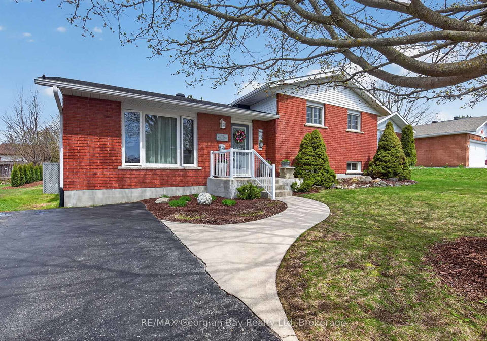 32-bonaventure-place-penetanguishene-ontario-s13080208