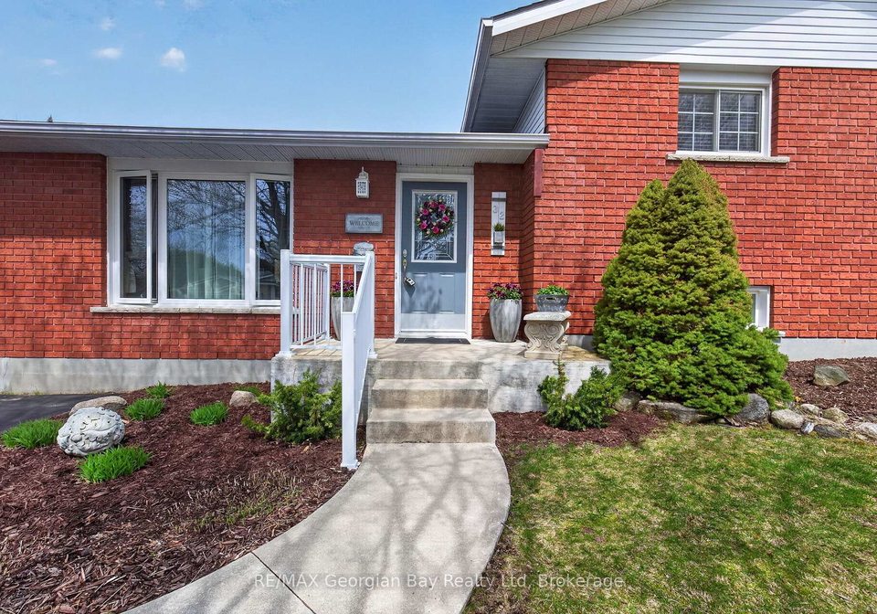 32-bonaventure-place-penetanguishene-ontario-s13080208