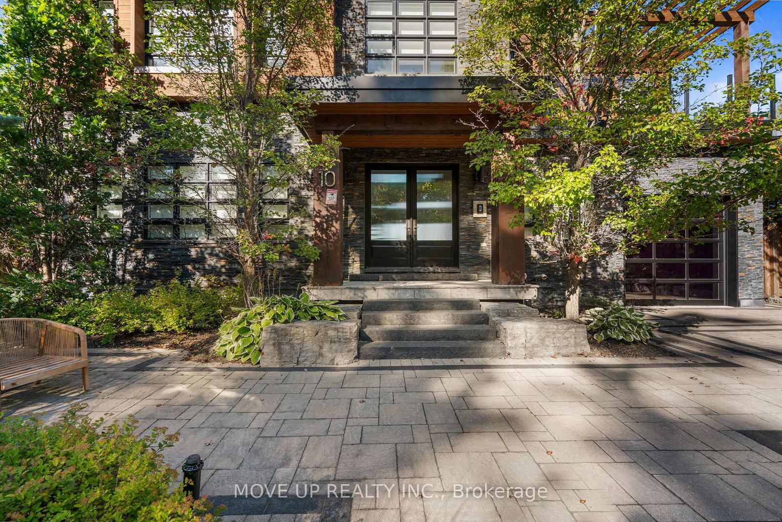 10-hiawatha-avenue-wasaga-beach-ontario-s13081470