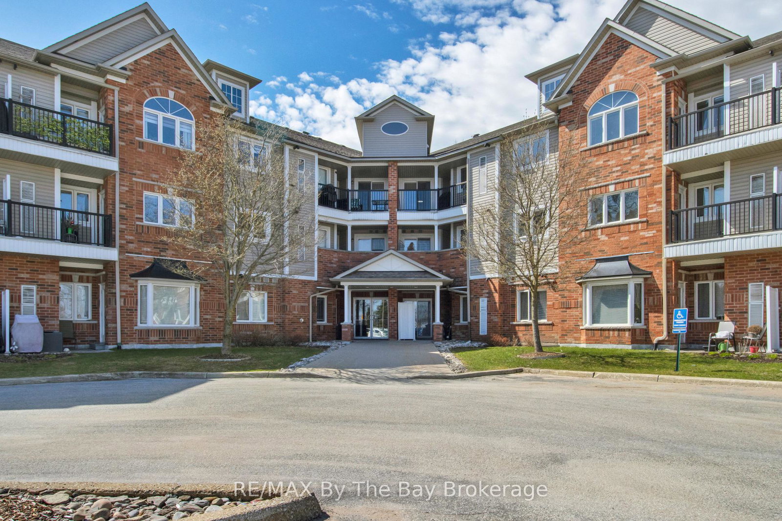 16-westbury-road-wasaga-beach-ontario-s13081560