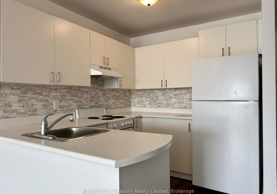 206-perry-street-clearview-ontario-s13082518