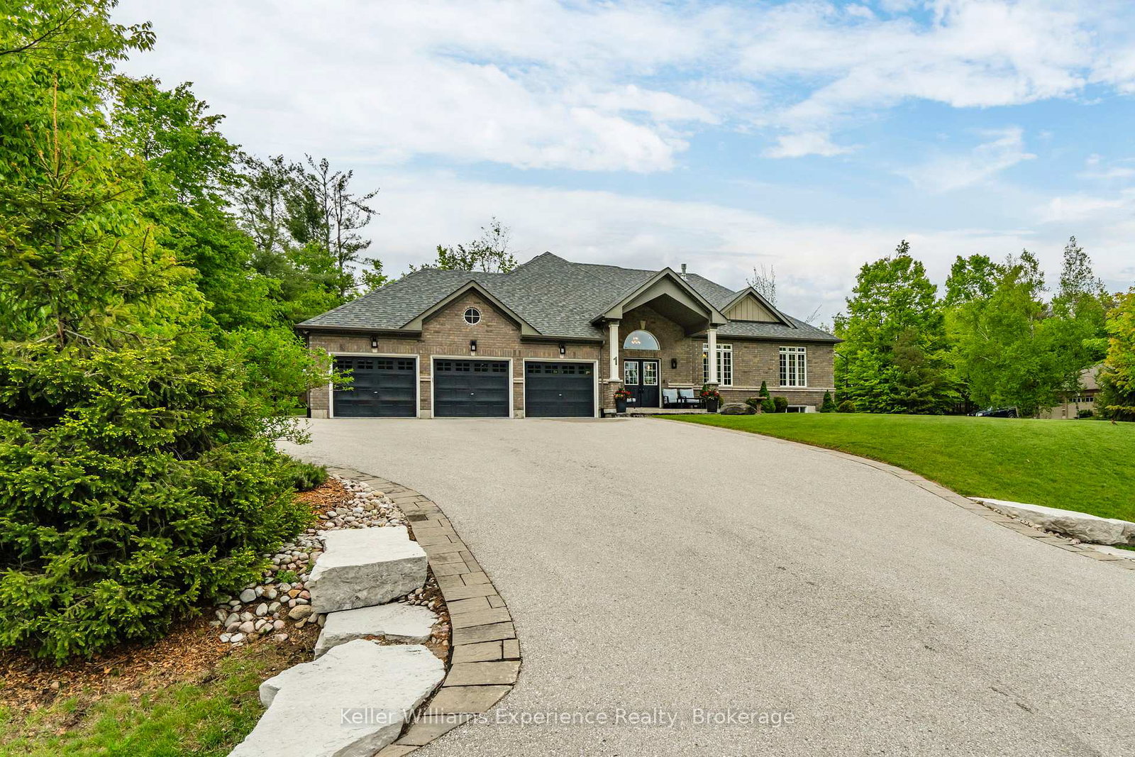 1-topaz-court-oro-medonte-ontario-s13083342