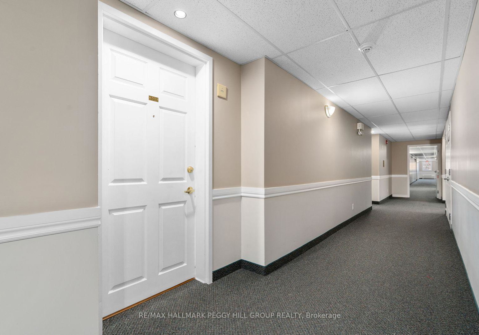 49-jacobs-terrace-barrie-ontario-s13083578