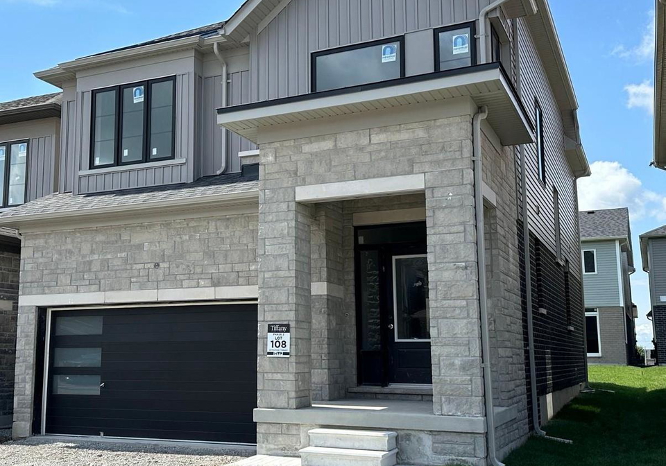 39-prudhoe-terrace-barrie-ontario-s13084850