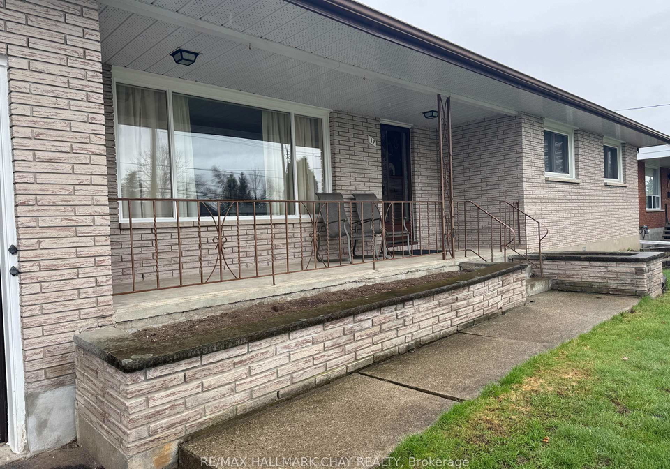 19-steel-street-barrie-ontario-s13089450