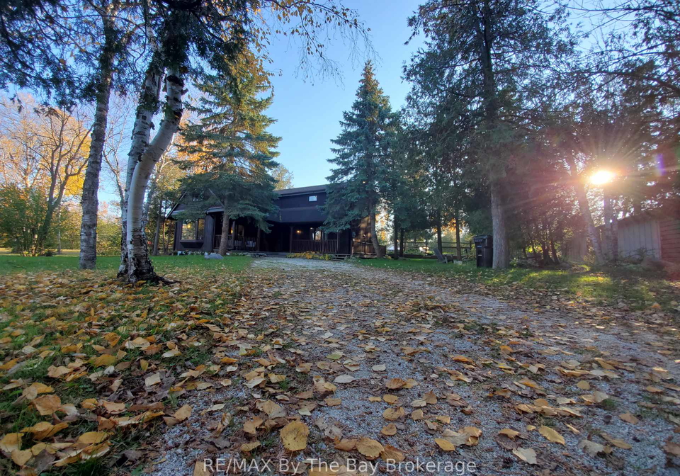 22-woodcrest-avenue-collingwood-ontario-s13090908