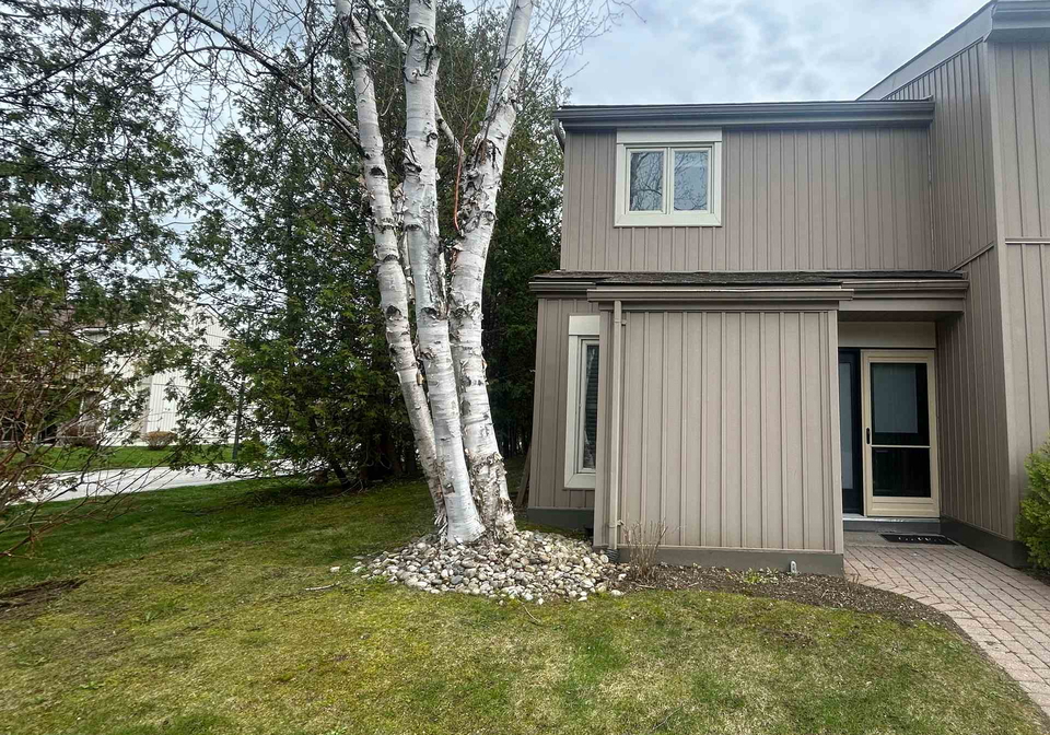 56oxbow-crescent-collingwood-ontario-s13094340
