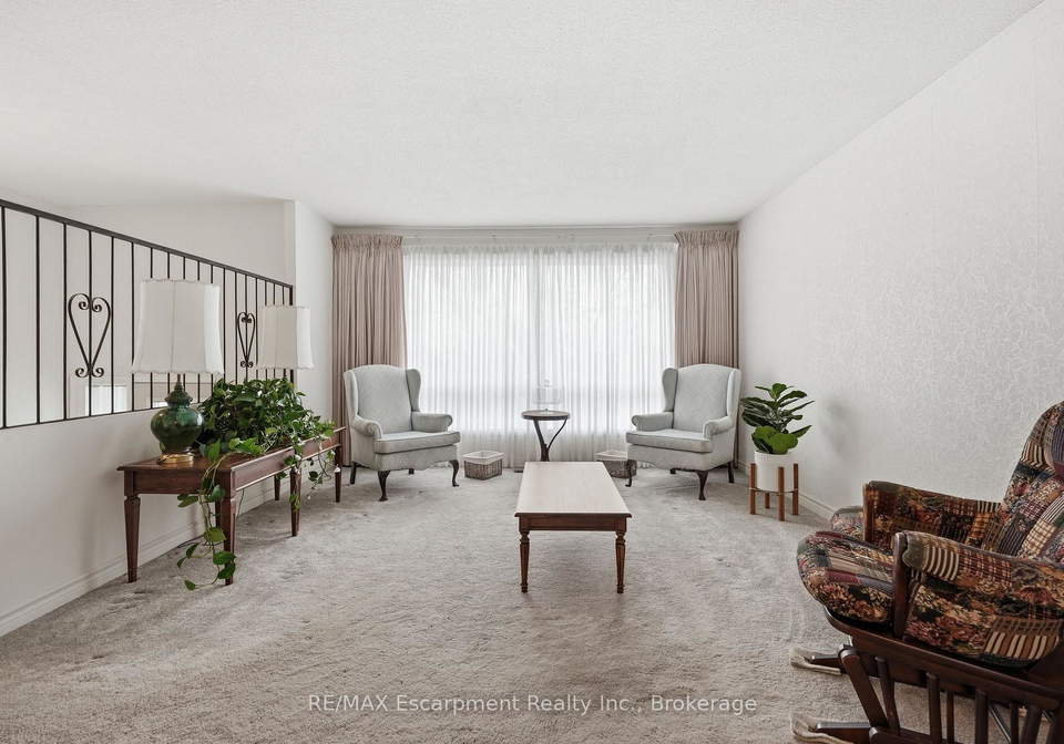 10-farmingdale-crescent-barrie-ontario-s13098958