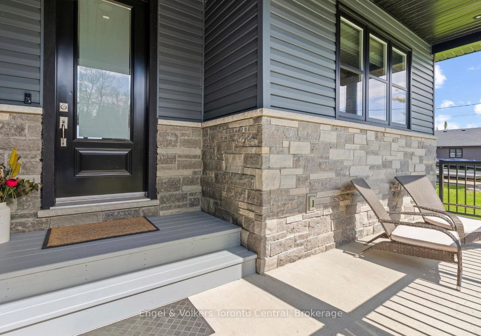 14-thomas-street-wasaga-beach-ontario-s13101570