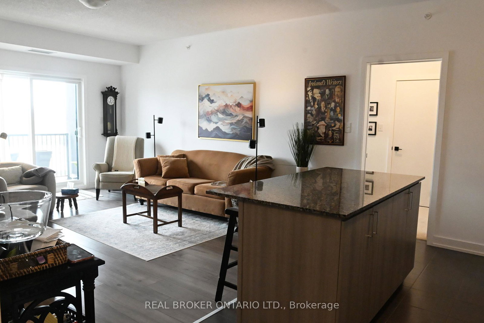 4-spice-way-barrie-ontario-s13104346