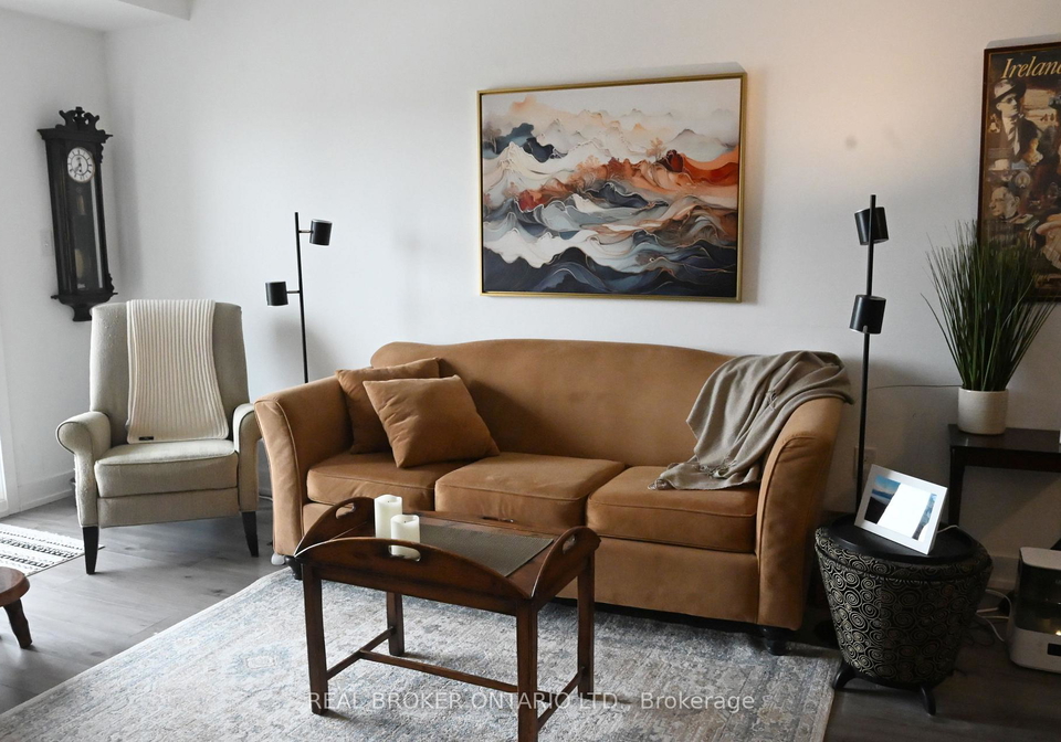 4-spice-way-barrie-ontario-s13104346