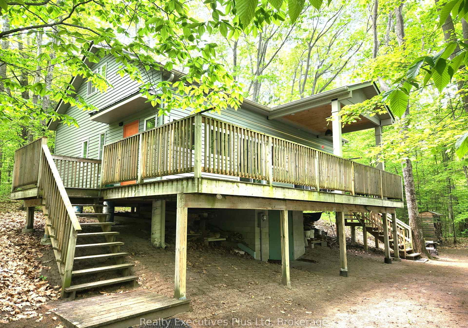13-jidamo-miikaans-christian-island-30-ontario-s13105284