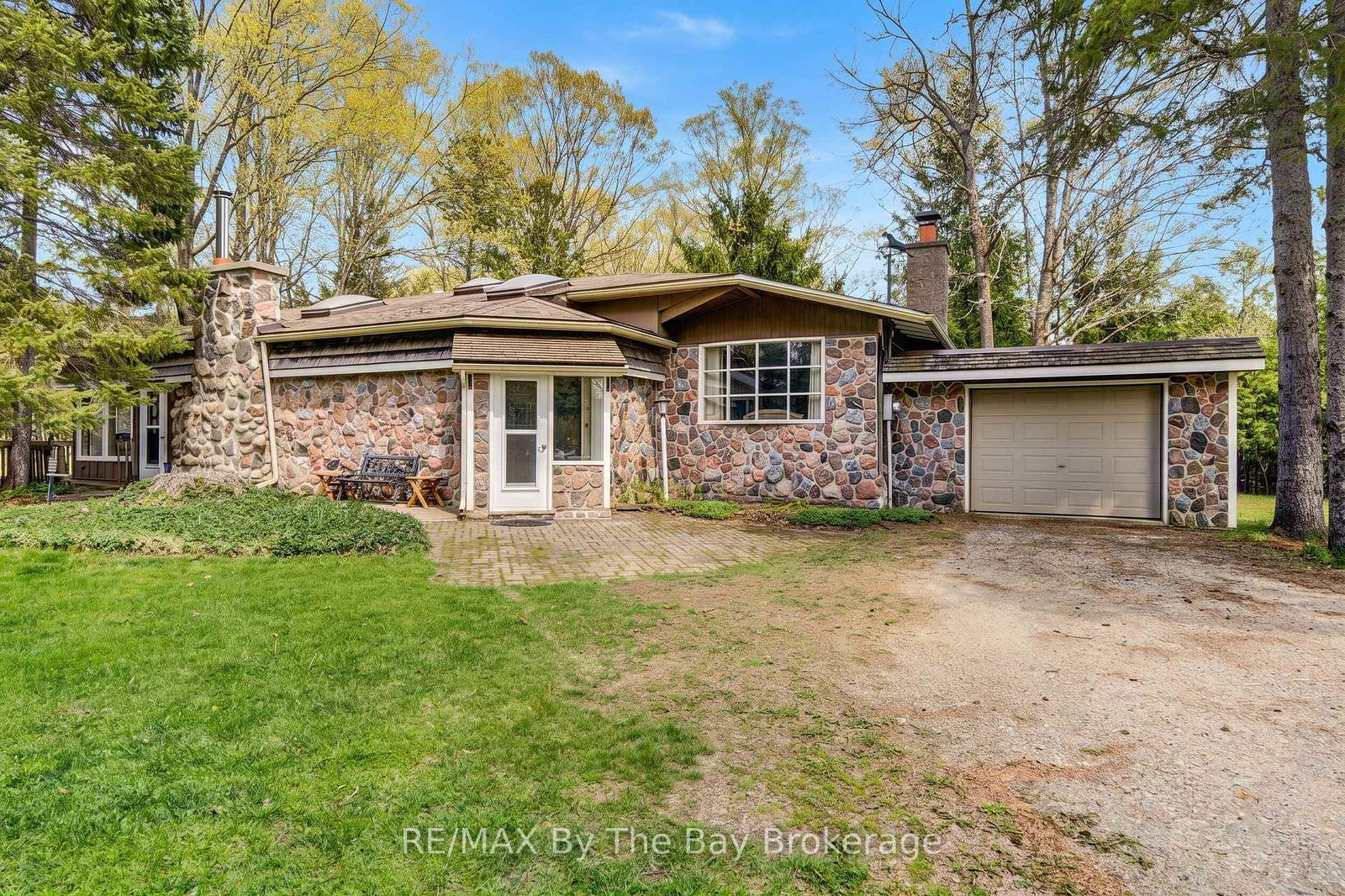 8308-county-road-9-clearview-ontario-s13111156