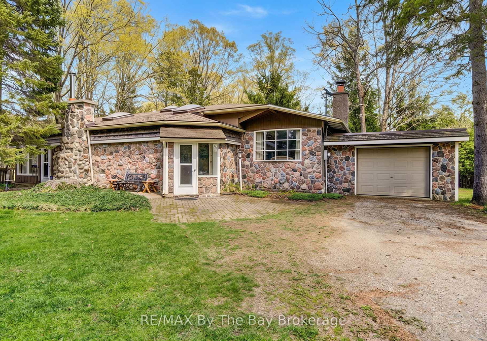 8308-county-road-9-clearview-ontario-s13111156