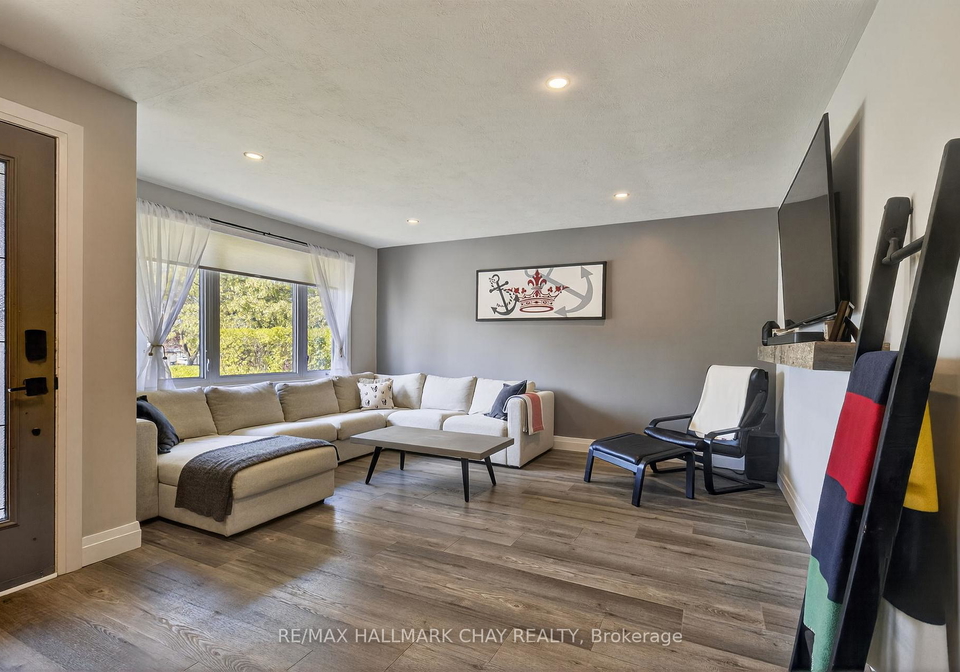 64-marion-crescent-barrie-ontario-s13112424