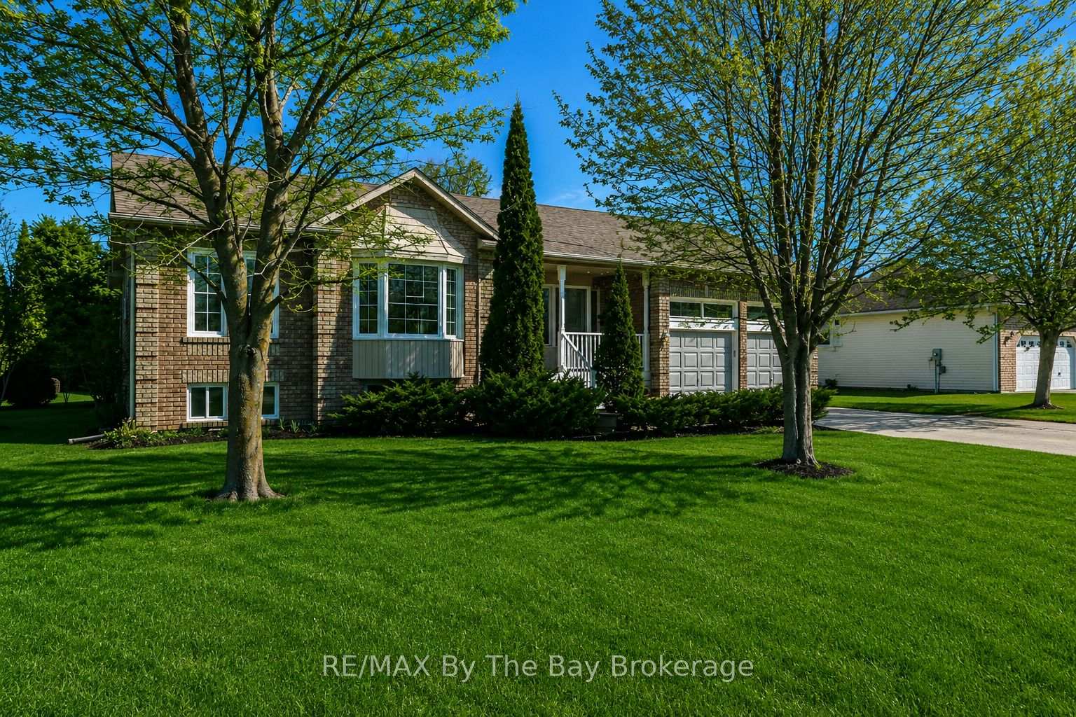 10-lamont-creek-drive-wasaga-beach-ontario-s13114802