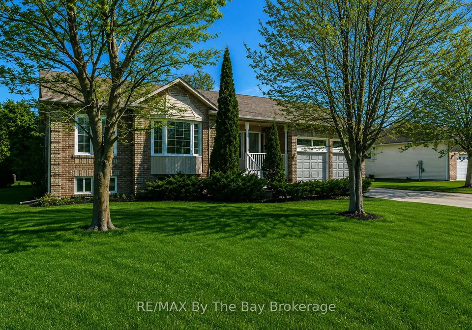 10-lamont-creek-drive-wasaga-beach-ontario-s13114802