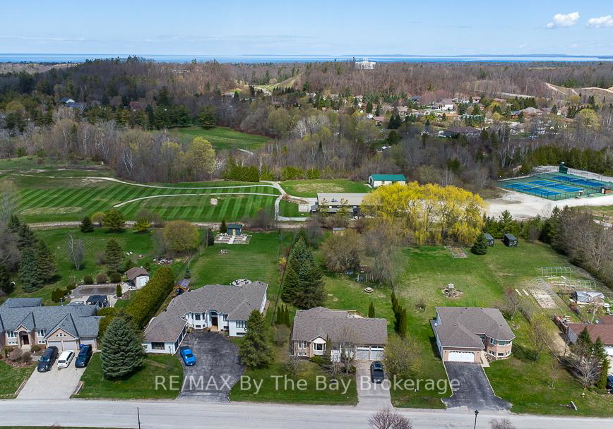 10-lamont-creek-drive-wasaga-beach-ontario-s13114802