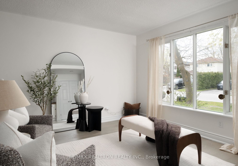 8-courtice-crescent-collingwood-ontario-s13122116