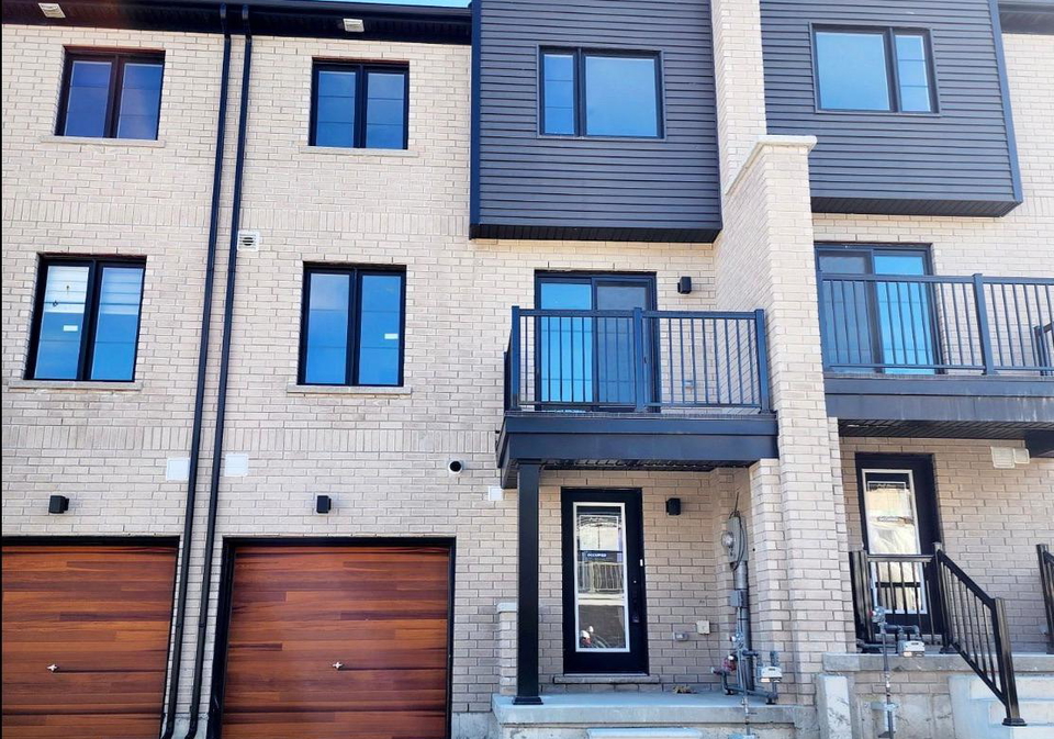 32-silo-mews-barrie-ontario-s13123698