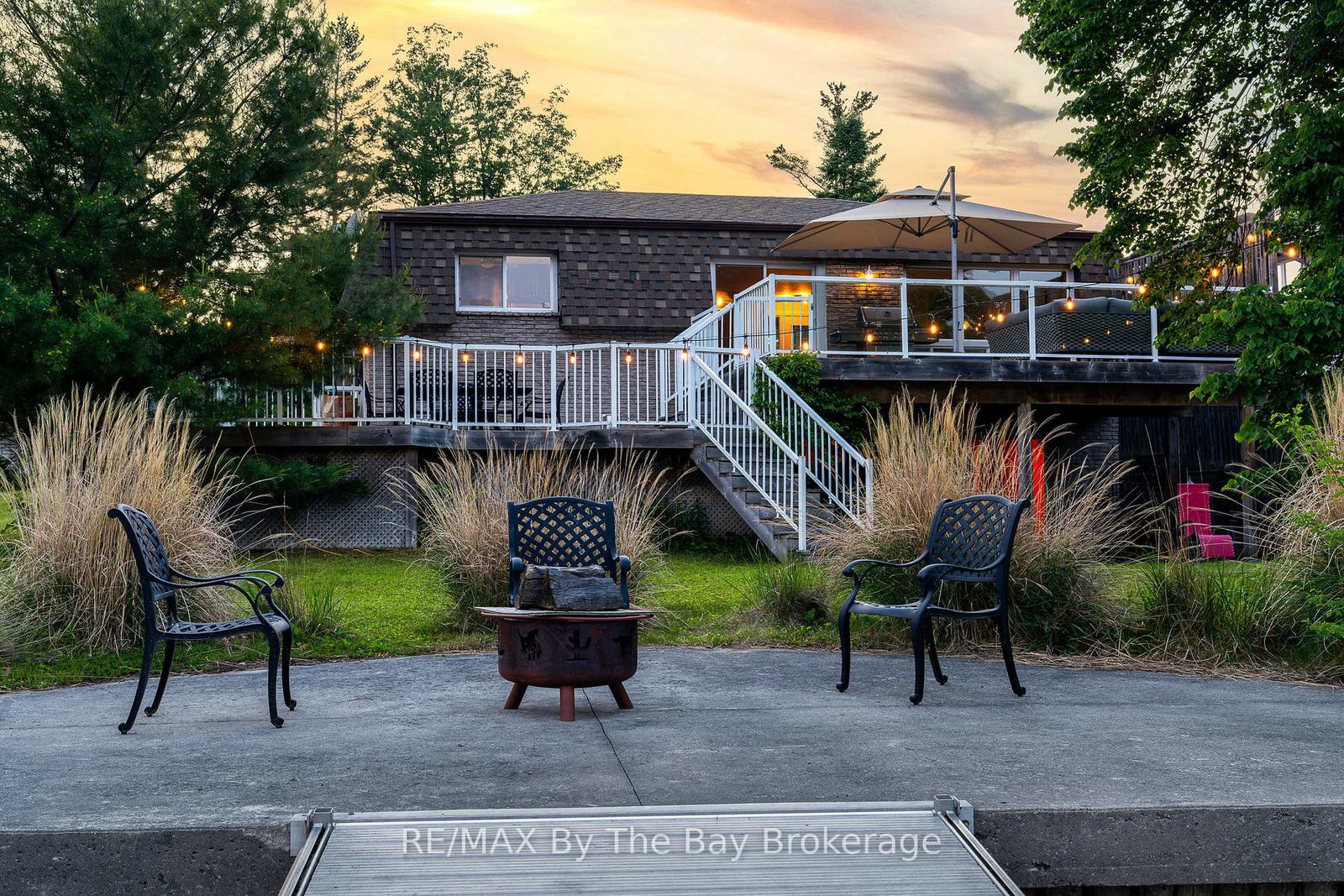 83-old-mosley-street-wasaga-beach-ontario-s13125602