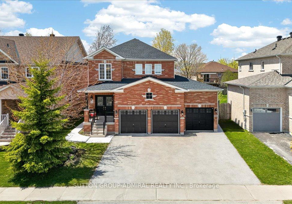 6-white-crescent-barrie-ontario-s13125782