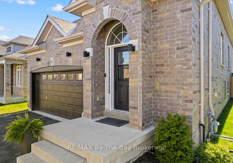 6-academy-avenue-wasaga-beach-ontario-s13127424