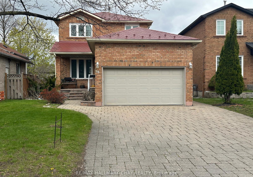 upper-16-cuthbert-street-barrie-ontario-s13127892