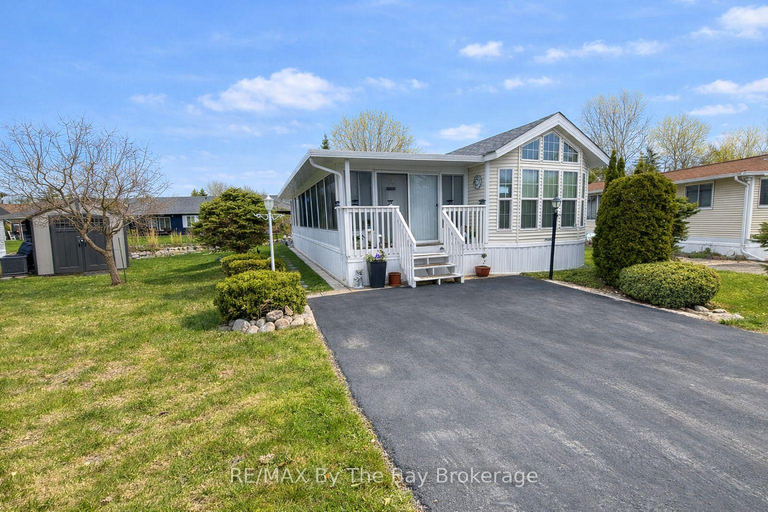 8-huron-circle-wasaga-beach-ontario-s13132544