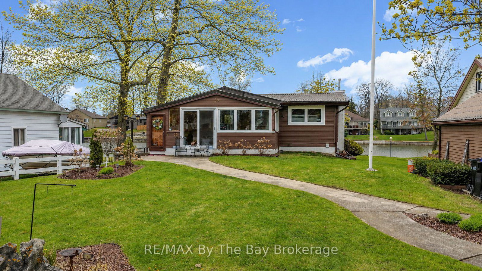 39-old-mosley-street-wasaga-beach-ontario-s13132896