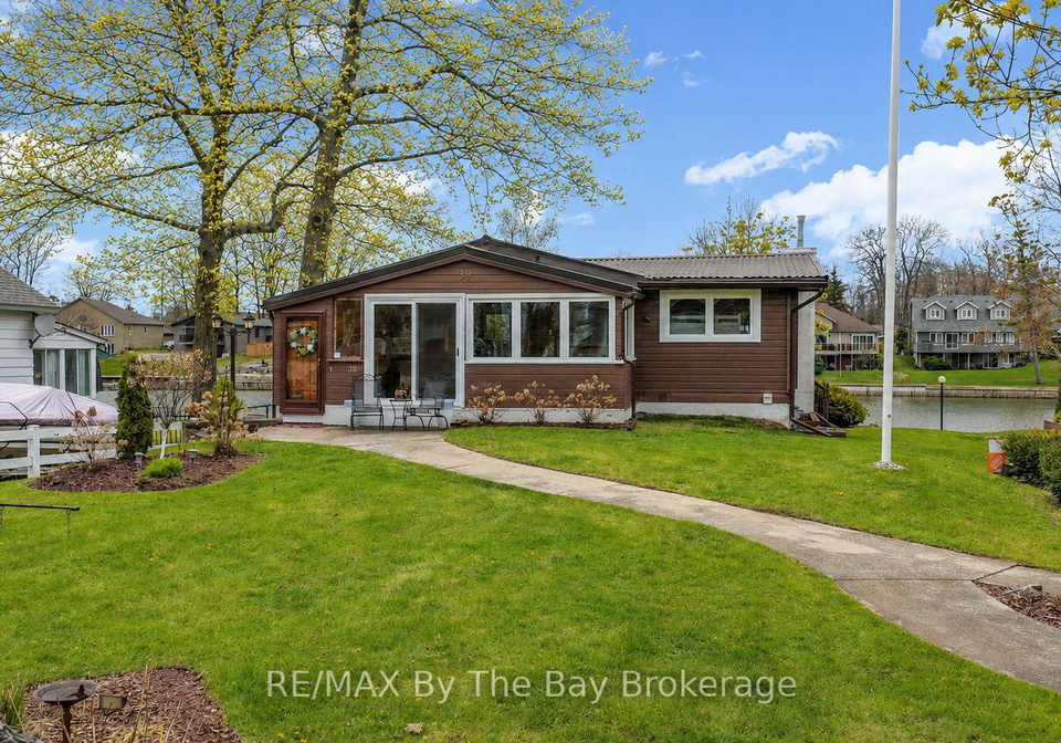 39-old-mosley-street-wasaga-beach-ontario-s13132896