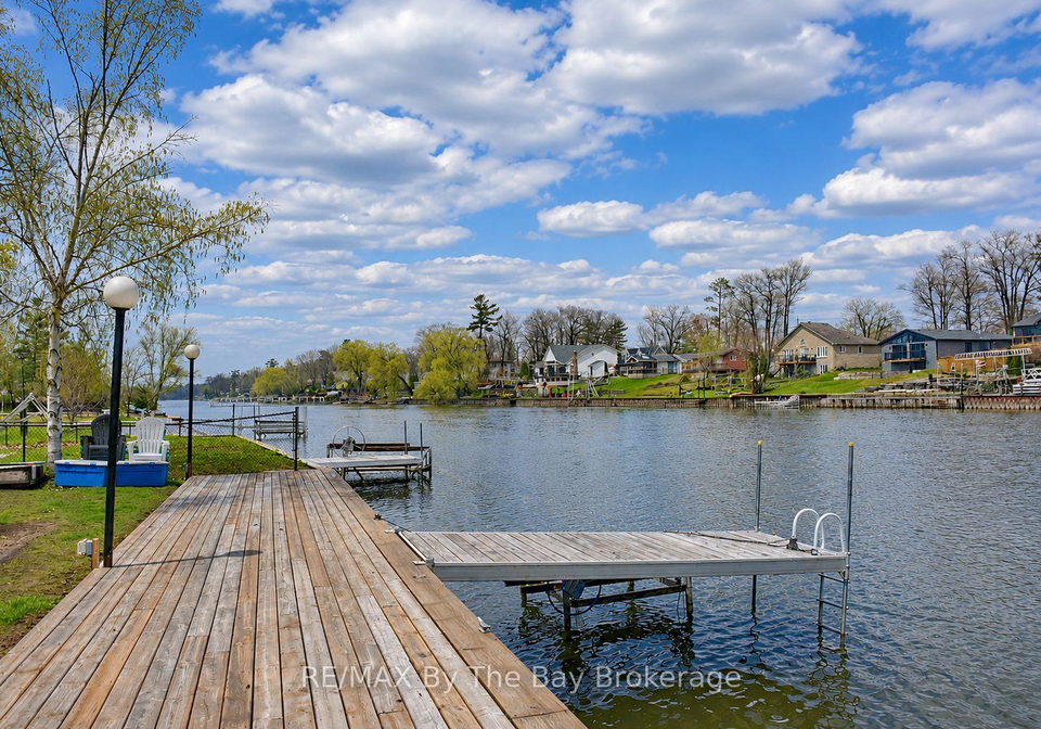 39-old-mosley-street-wasaga-beach-ontario-s13132896