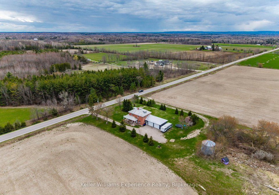 2936-flos-6-road-w-springwater-ontario-s13133372