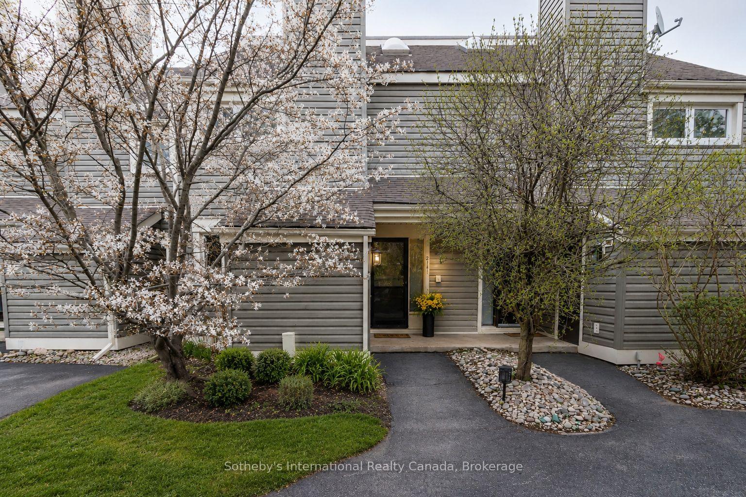 escarpment-crescent-collingwood-ontario-s13134312