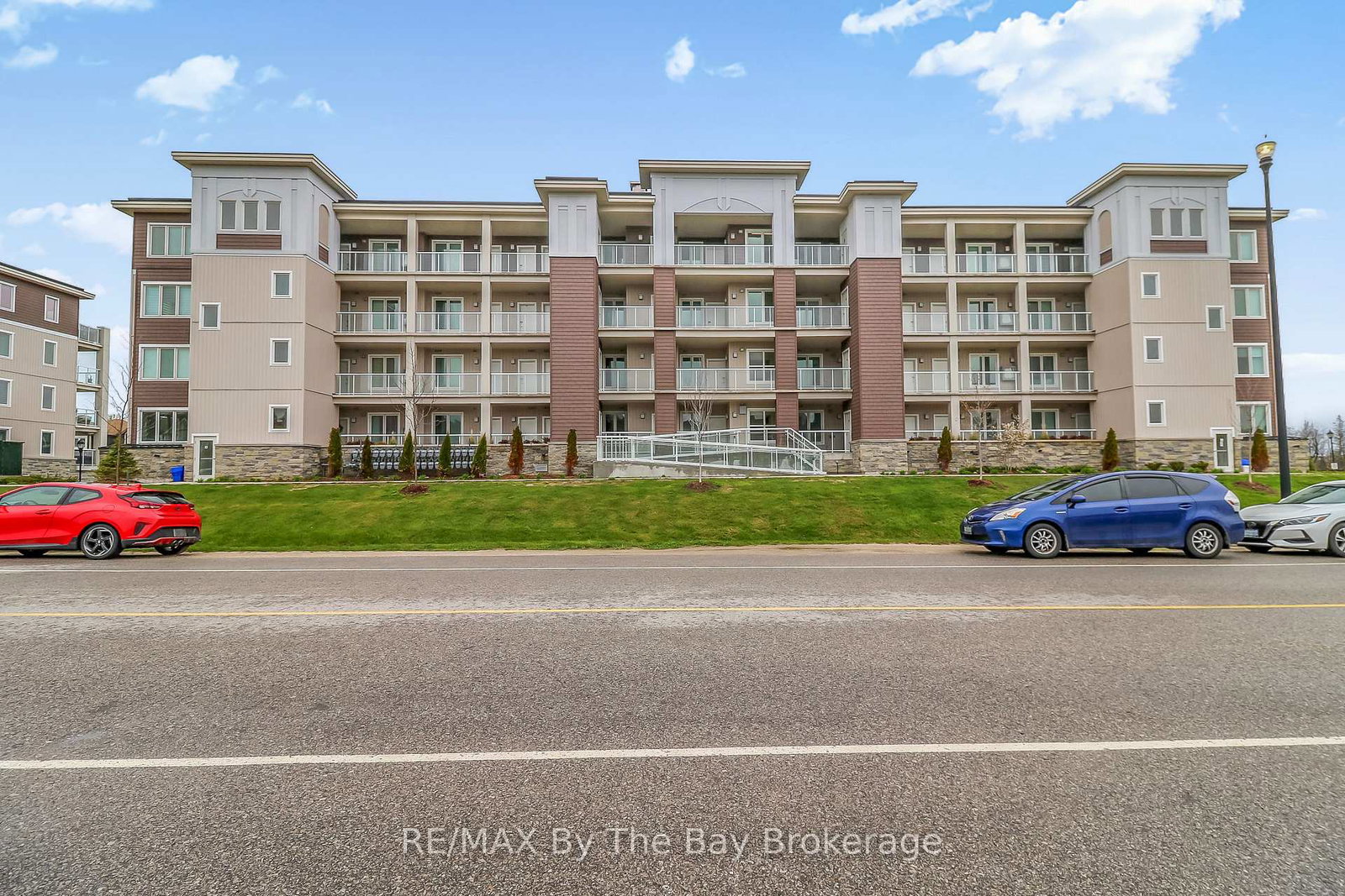 5-spooner-crescent-collingwood-ontario-s13134708