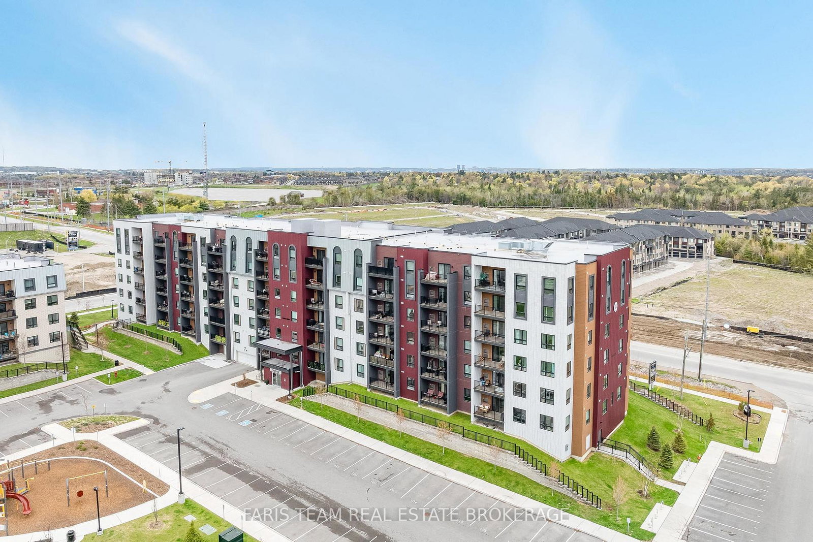 4-spice-way-barrie-ontario-s13135358
