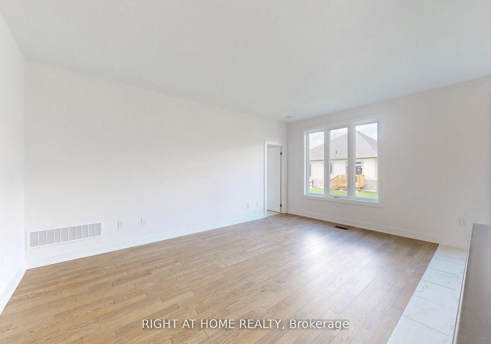 258-duncan-street-clearview-ontario-s13136016