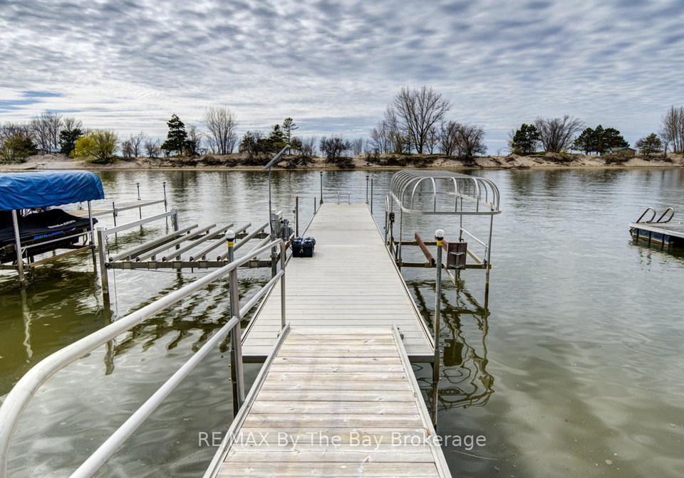 216-river-road-e-wasaga-beach-ontario-s13139598