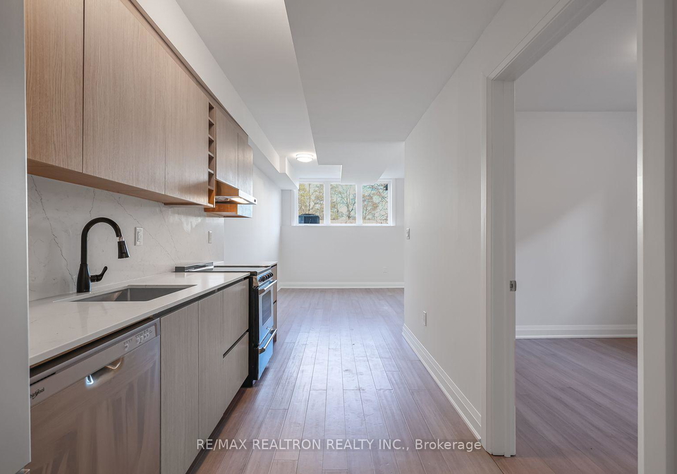 101-sophia-st-w-street-barrie-ontario-s13140220