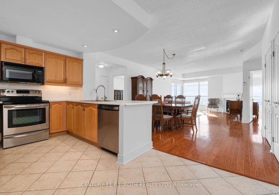 2-toronto-street-barrie-ontario-s13142438